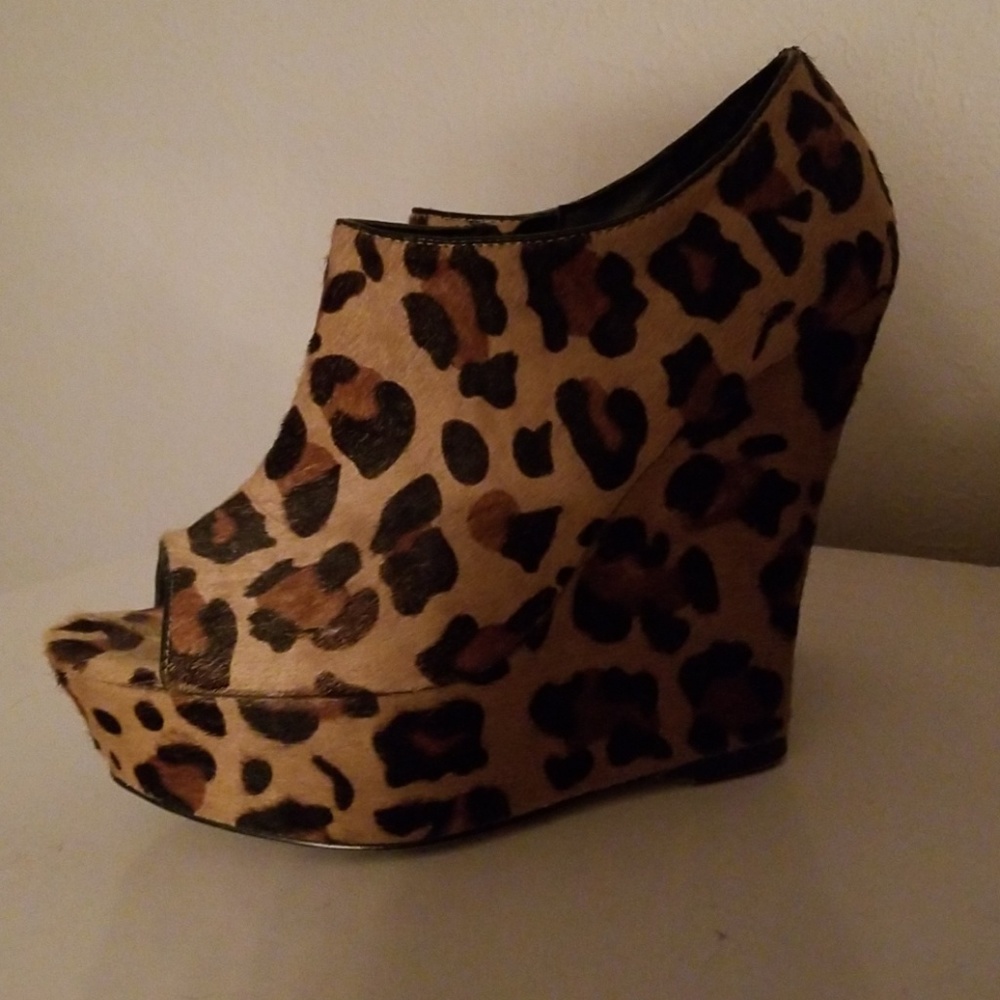 Steve madden wedges.